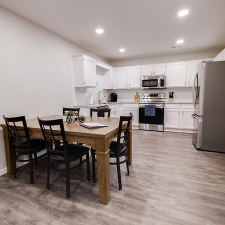Trailside Townhouse - Close To Downtown & Bike Trails Bentonville Exteriör bild